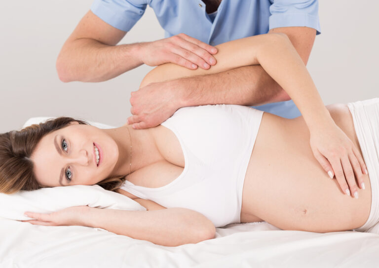 ￼5 Big benefits of pregnancy chiropractic care.